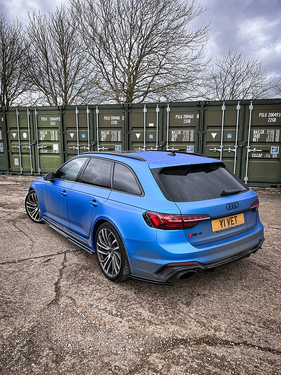Audi RS4 B9.5 Avant with Centre Blade - Low Line Kit