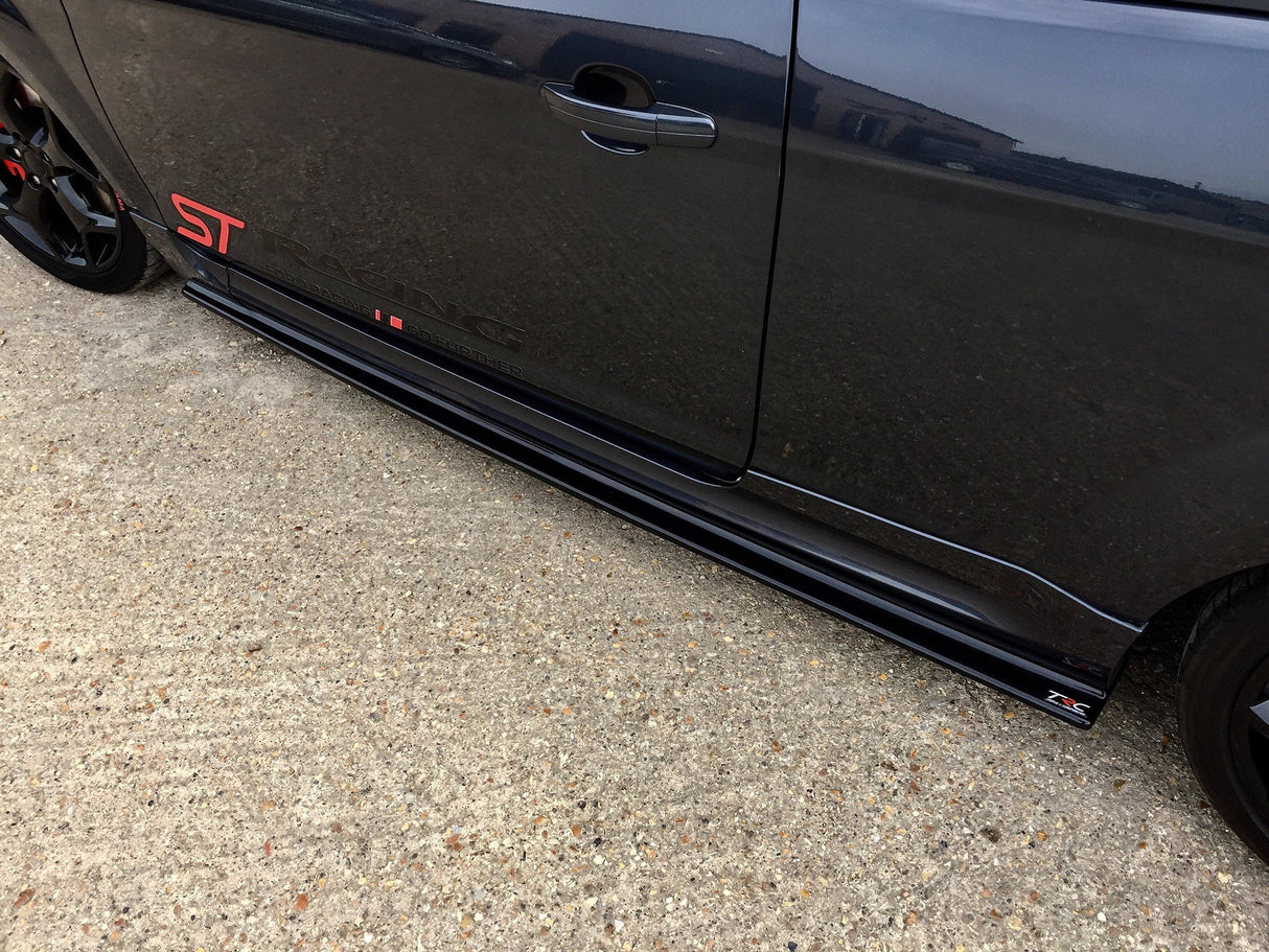 Ford Focus MK2 ST225 - Side Skirt Splitters